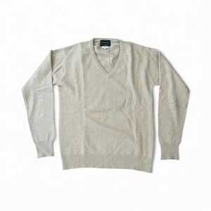 Men's 100% Cashmere V-Neck sweater Size Medium